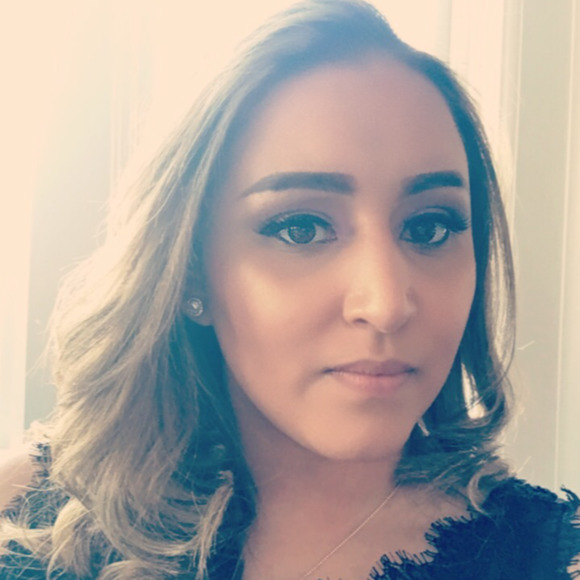 Meet your Posher, Gabriela - Picture 1 of 1